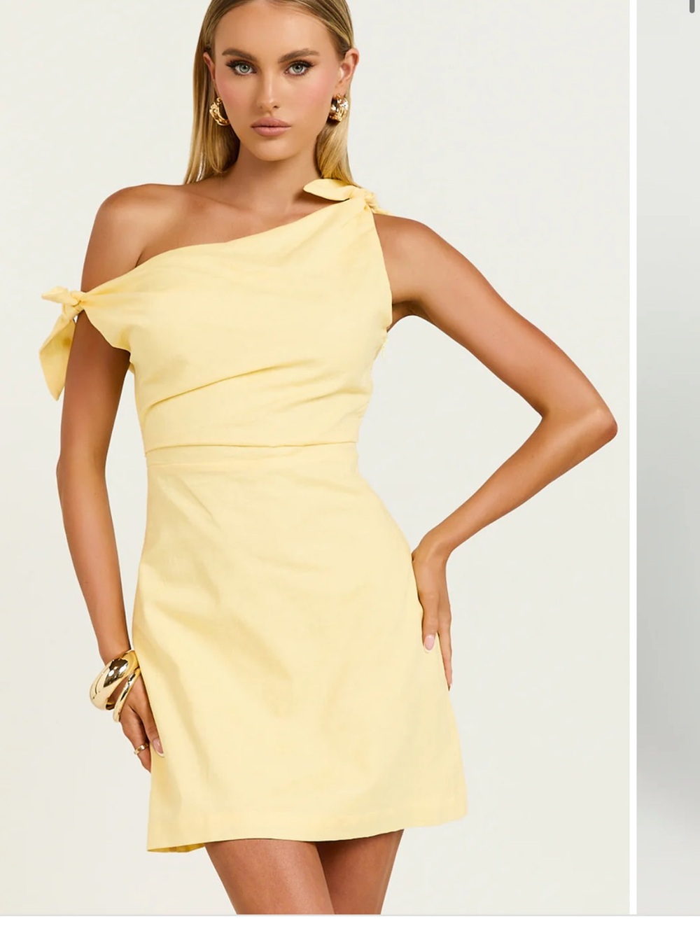 One-Shoulder Yellow Tie-Shoulder Mini Dress